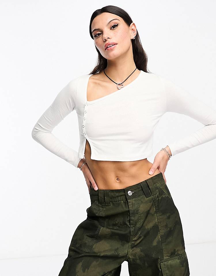 Daisy Street asymmetric fitted button front crop top